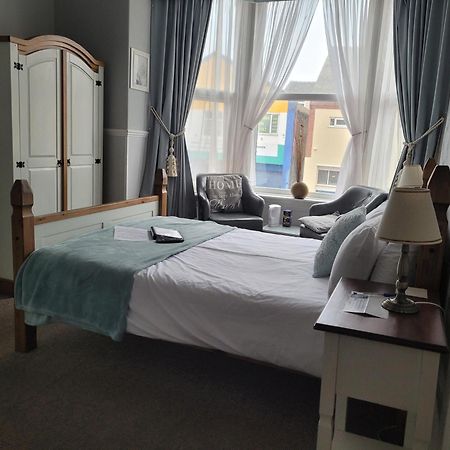J'S Mayfair Guest House Blackpool Bagian luar foto