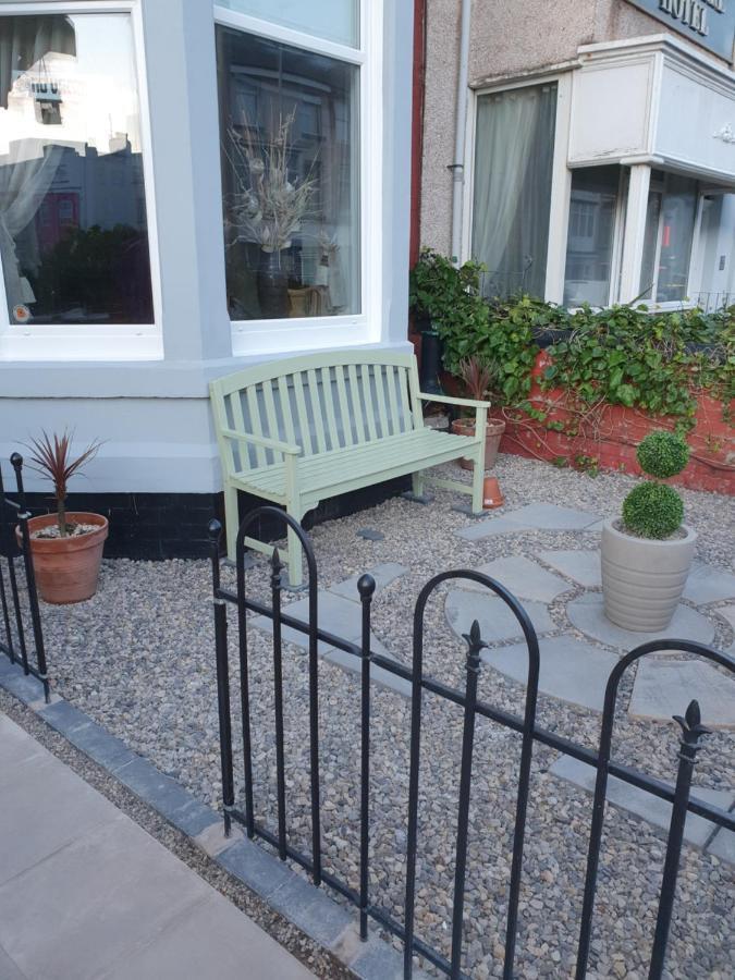 J'S Mayfair Guest House Blackpool Bagian luar foto