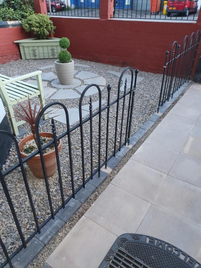J'S Mayfair Guest House Blackpool Bagian luar foto