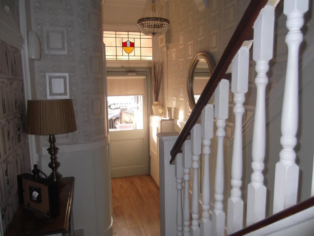 J'S Mayfair Guest House Blackpool Bagian luar foto